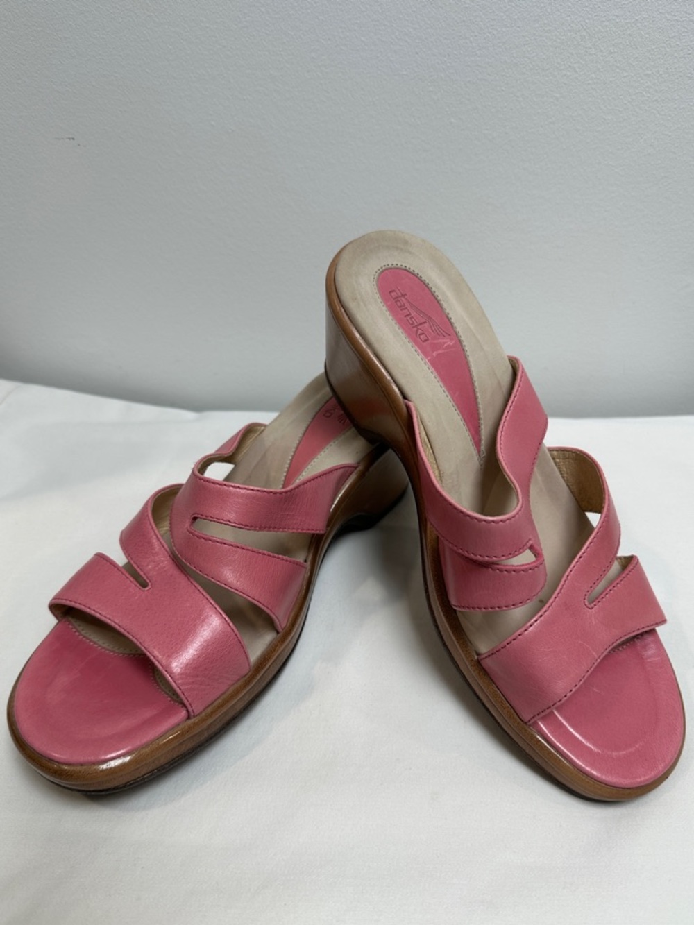 Dansko Avril Pink Pearl slip-on wedge sandals size 39 (8)